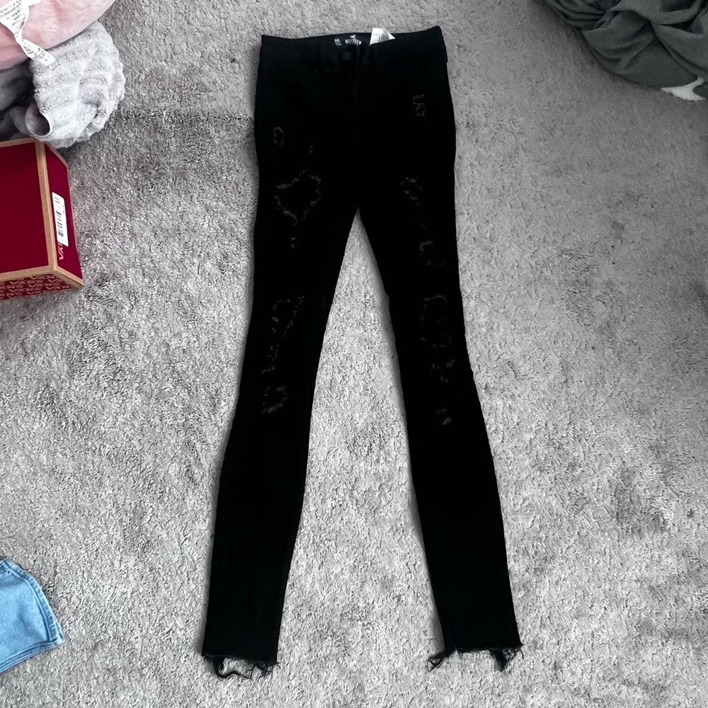 Hollister ripped skinny jeans